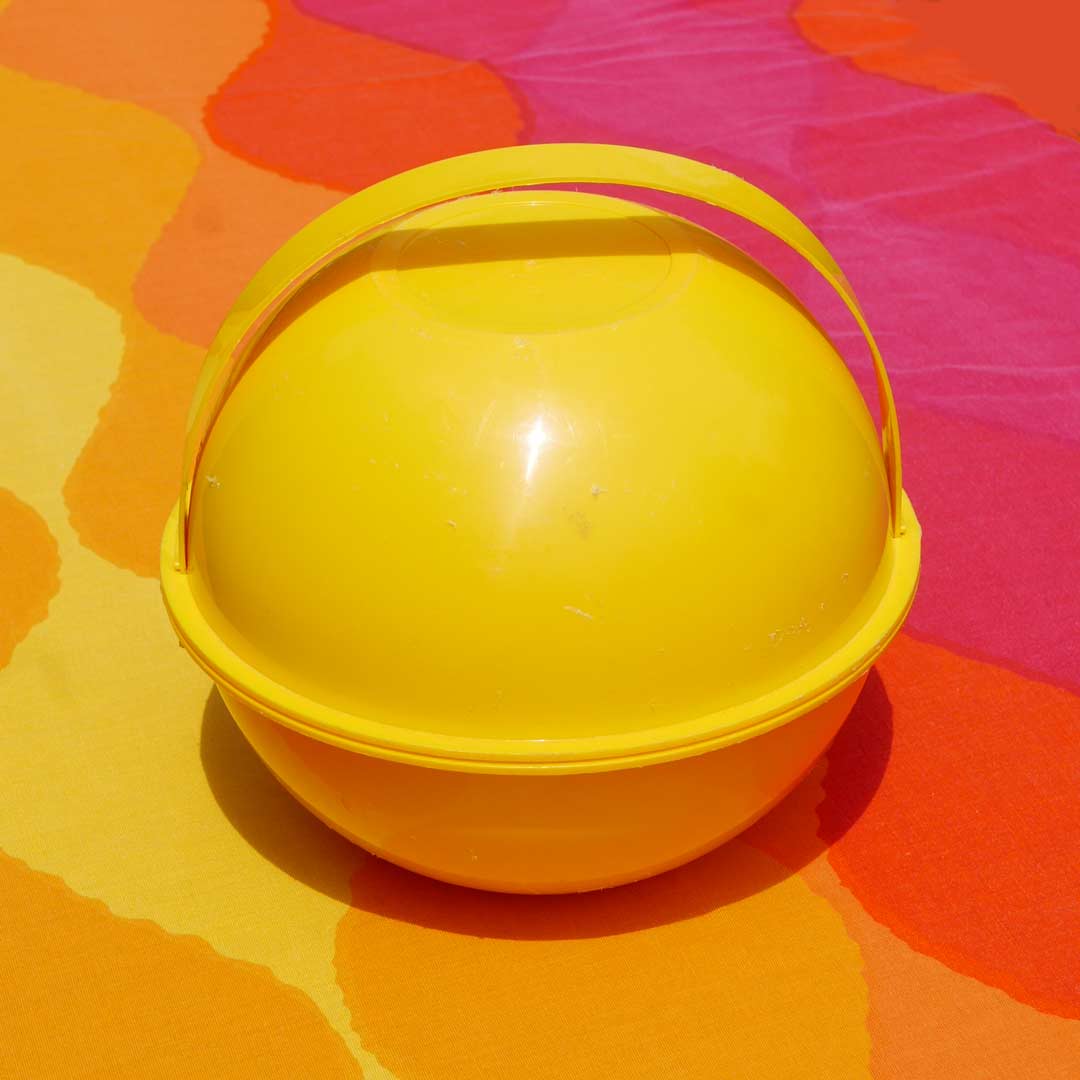 space age picnic set