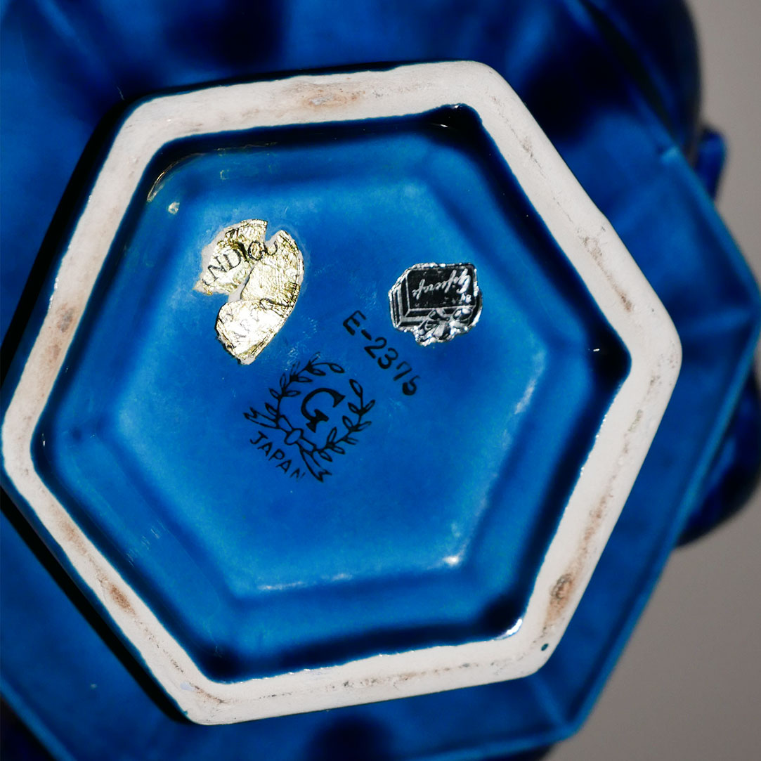 blueberry ceramic cookie car