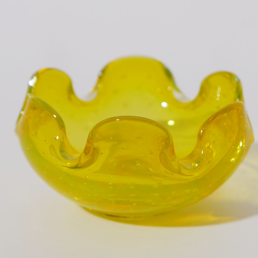 wiggly bright yellow bullicante murano catchall
