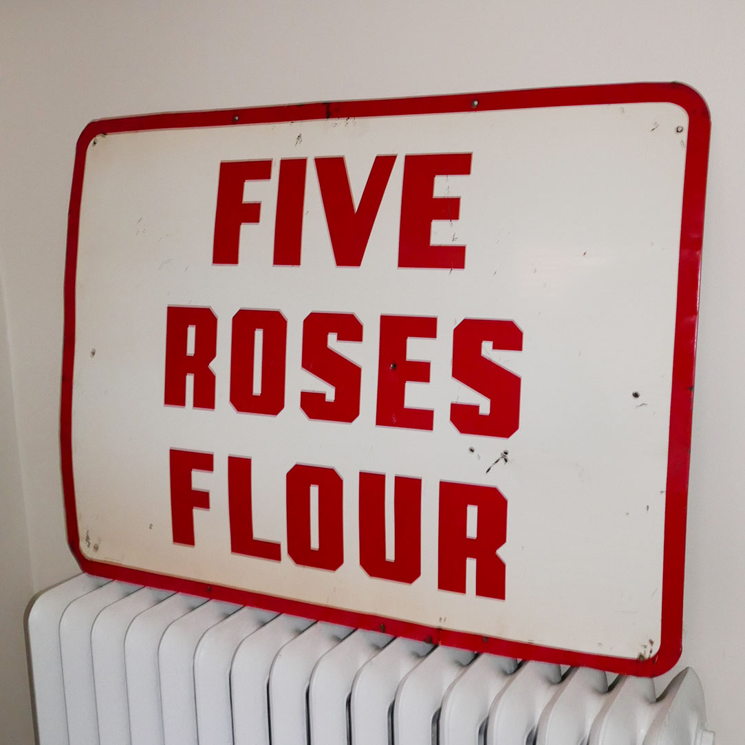 five roses flour sign