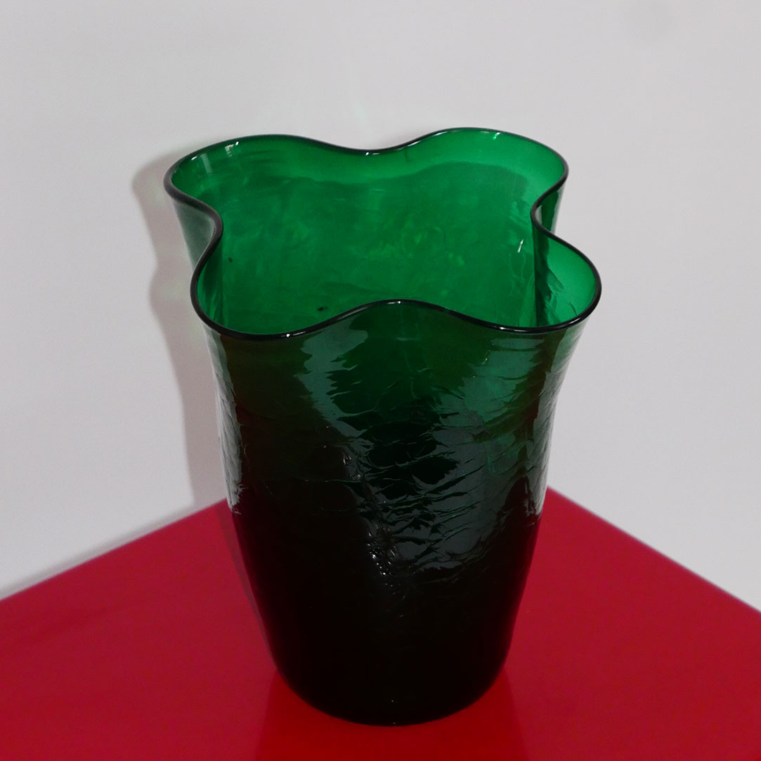 croc style clover glass vase