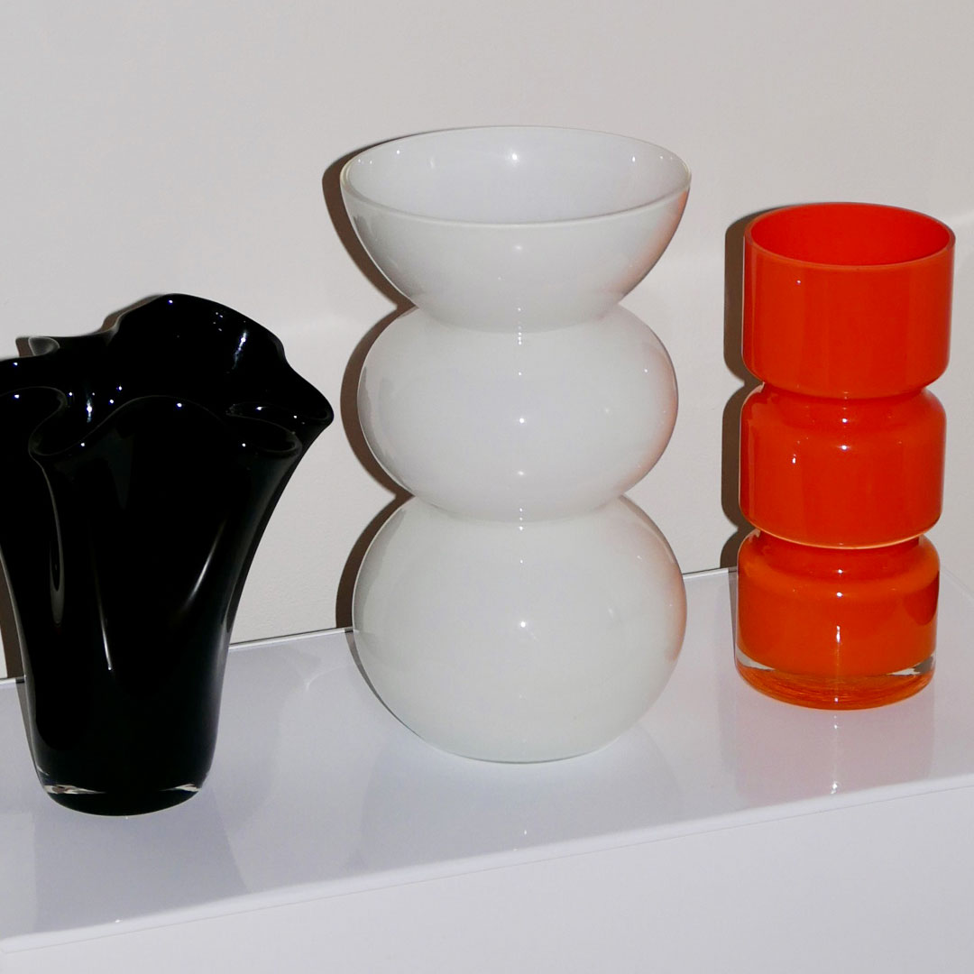 black handkerchief vase