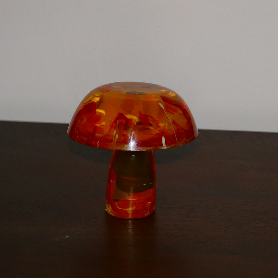 lucite mushroom