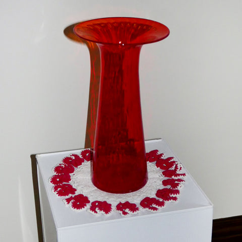red top hat vase