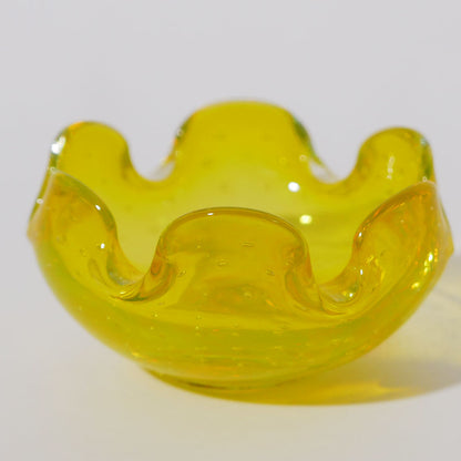 wiggly bright yellow bullicante murano catchall