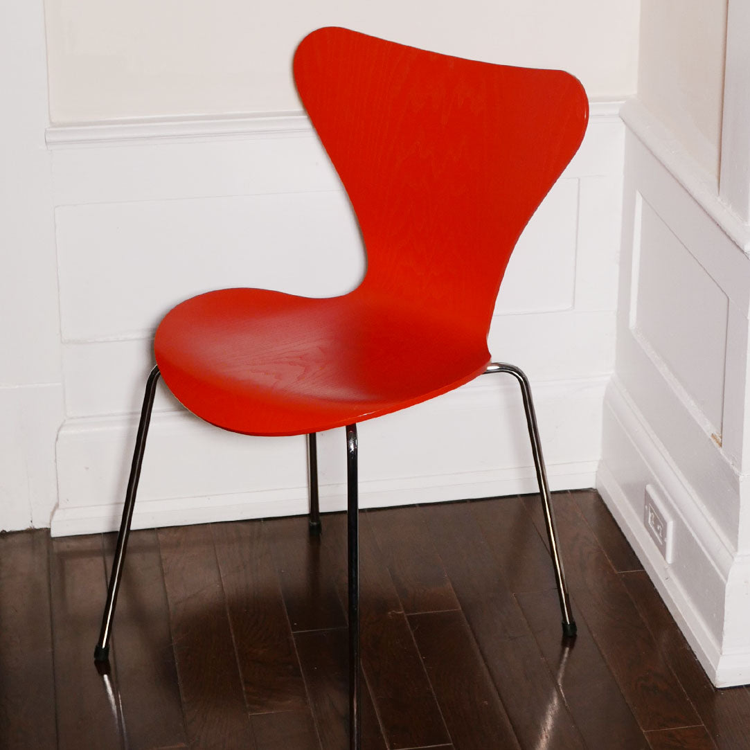 arne jacobsen series 7 chair in paradise orange