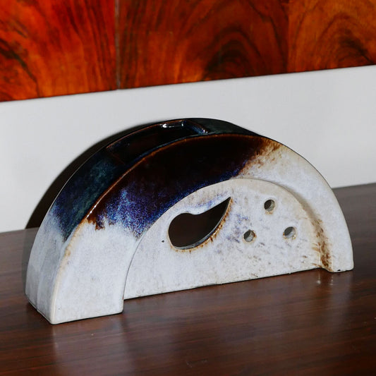 ikebana pottery vase