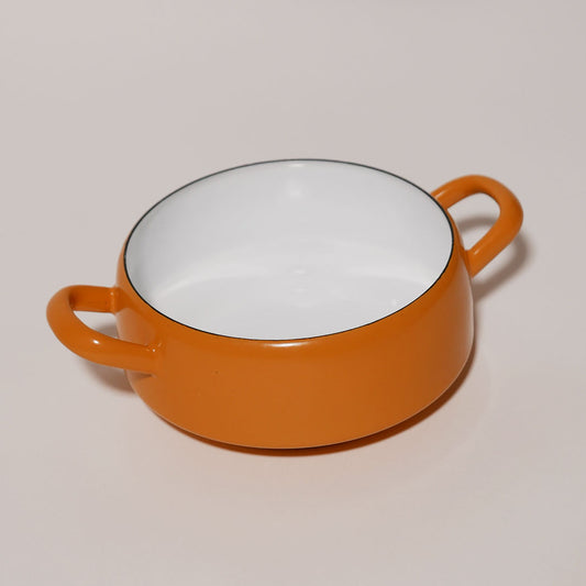 enamel saucepan with double handles
