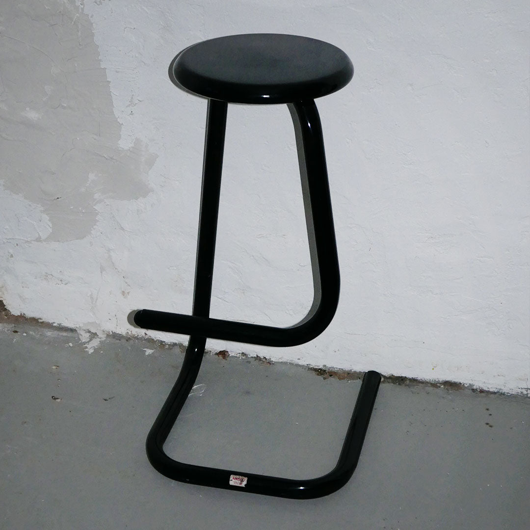black paperclip stool made in canada k700