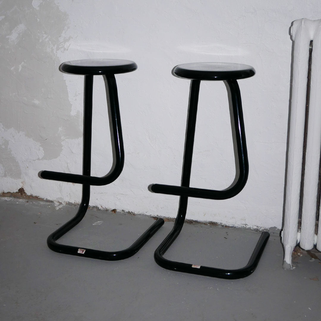 black paperclip stool made in canada k700