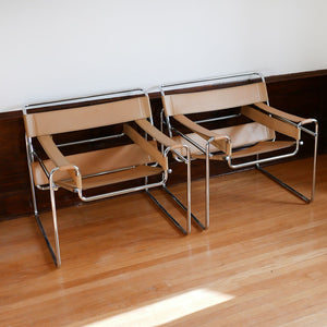 wassily tan leather chairs by marcel brerer for knoll 