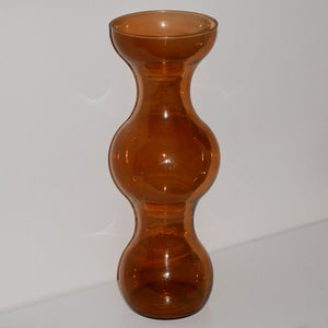 curved vase